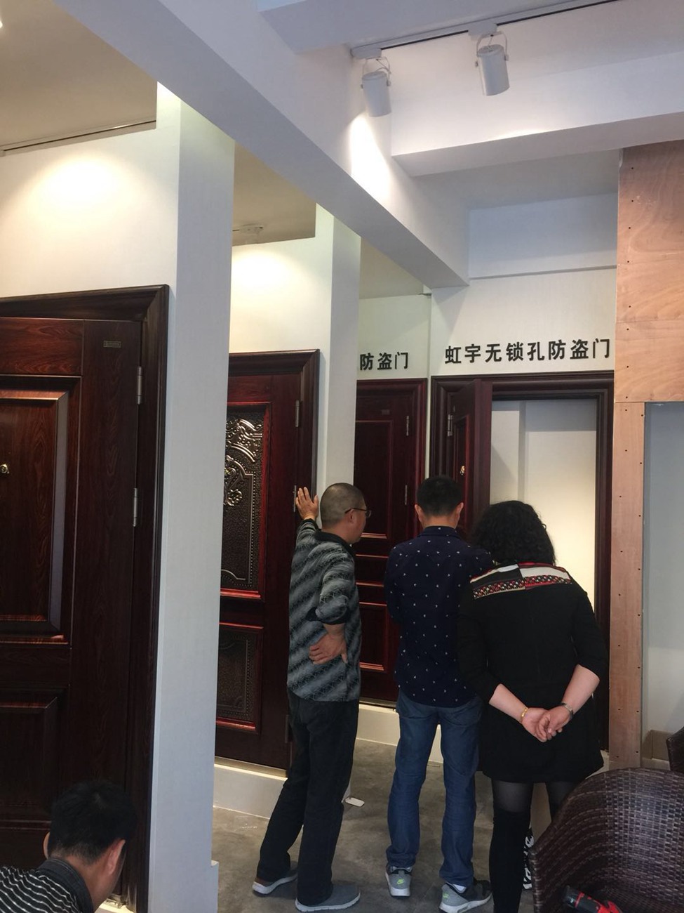 江苏省常熟专卖店加盟店展示-虹宇无锁孔智能防盗门安全门加盟代理招商
